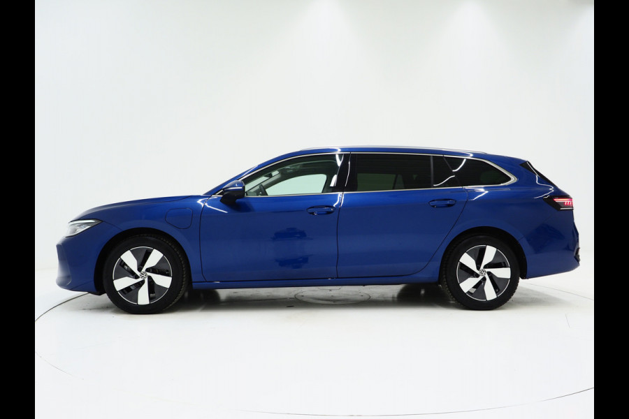 Volkswagen Passat Variant 1.5 eHybrid Elegance | 5 Jaar Garantie | Panoramadak | Leder/Alcantara | Trekhaak | Harman/Kardon | HUD | 360 | Keyless