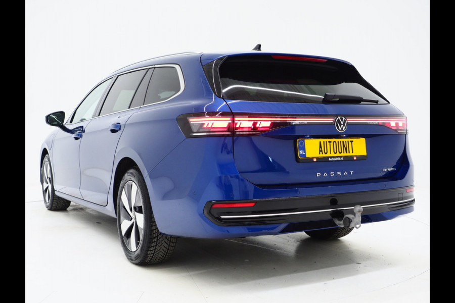 Volkswagen Passat Variant 1.5 eHybrid Elegance | 5 Jaar Garantie | Panoramadak | Leder/Alcantara | Trekhaak | Harman/Kardon | HUD | 360 | Keyless