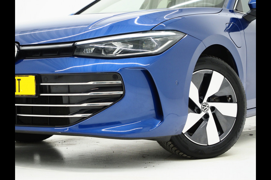 Volkswagen Passat Variant 1.5 eHybrid Elegance | 5 Jaar Garantie | Panoramadak | Leder/Alcantara | Trekhaak | Harman/Kardon | HUD | 360 | Keyless