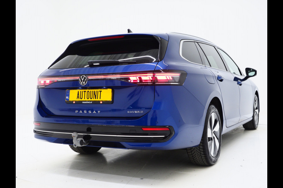 Volkswagen Passat Variant 1.5 eHybrid Elegance | 5 Jaar Garantie | Panoramadak | Leder/Alcantara | Trekhaak | Harman/Kardon | HUD | 360 | Keyless