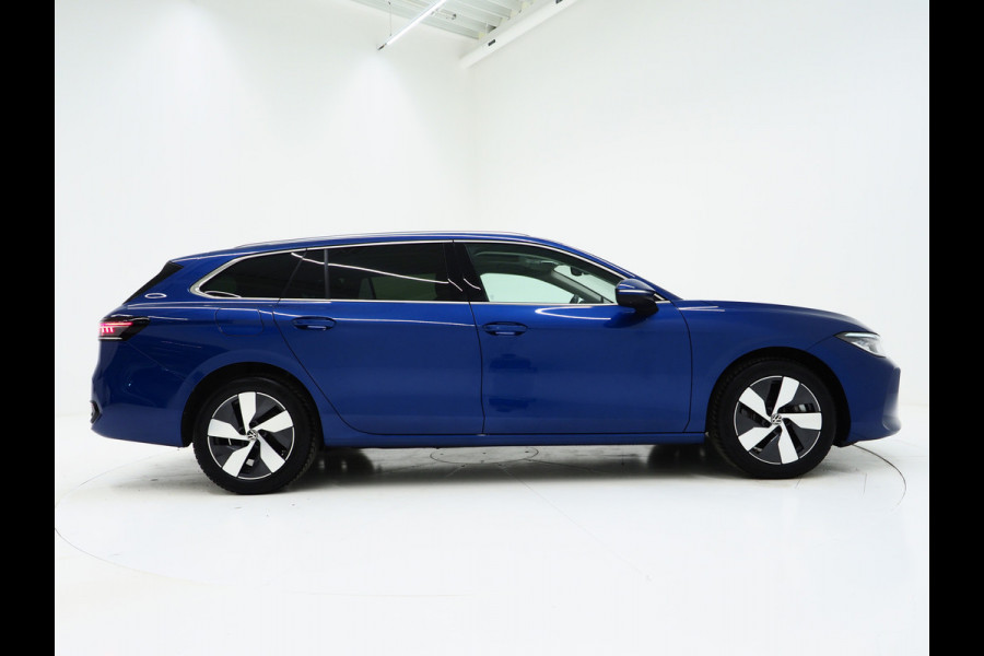 Volkswagen Passat Variant 1.5 eHybrid Elegance | 5 Jaar Garantie | Panoramadak | Leder/Alcantara | Trekhaak | Harman/Kardon | HUD | 360 | Keyless