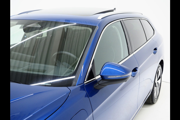 Volkswagen Passat Variant 1.5 eHybrid Elegance | 5 Jaar Garantie | Panoramadak | Leder/Alcantara | Trekhaak | Harman/Kardon | HUD | 360 | Keyless