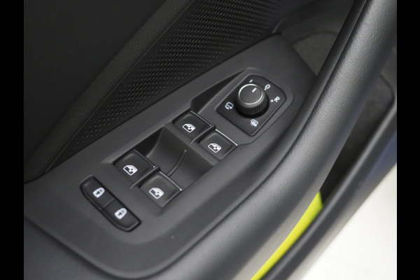 Volkswagen Passat Variant 1.5 eHybrid Elegance | 5 Jaar Garantie | Panoramadak | Leder/Alcantara | Trekhaak | Harman/Kardon | HUD | 360 | Keyless