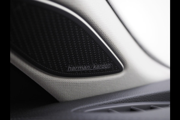 Volkswagen Passat Variant 1.5 eHybrid Elegance | 5 Jaar Garantie | Panoramadak | Leder/Alcantara | Trekhaak | Harman/Kardon | HUD | 360 | Keyless