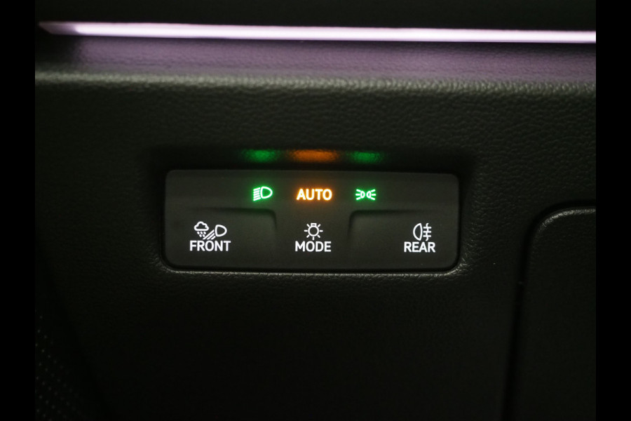 Volkswagen Passat Variant 1.5 eHybrid Elegance | 5 Jaar Garantie | Panoramadak | Leder/Alcantara | Trekhaak | Harman/Kardon | HUD | 360 | Keyless
