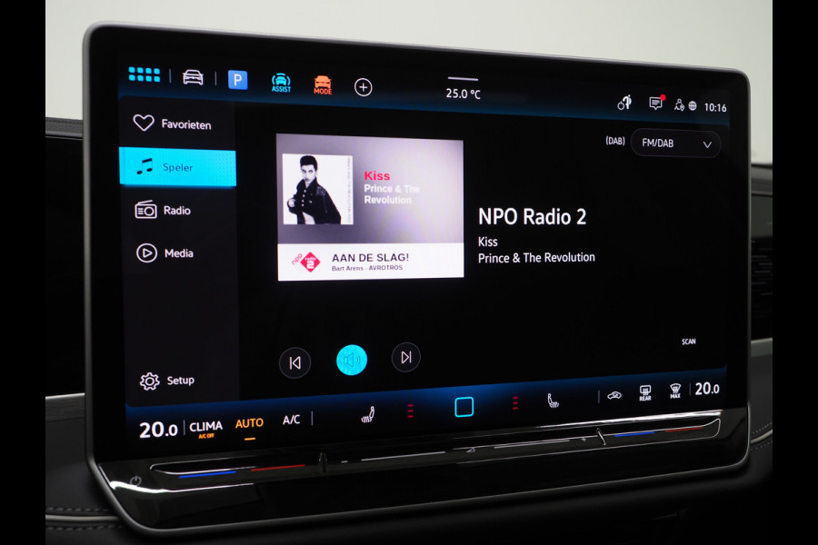 Volkswagen Passat Variant 1.5 eHybrid Elegance | 5 Jaar Garantie | Panoramadak | Leder/Alcantara | Trekhaak | Harman/Kardon | HUD | 360 | Keyless
