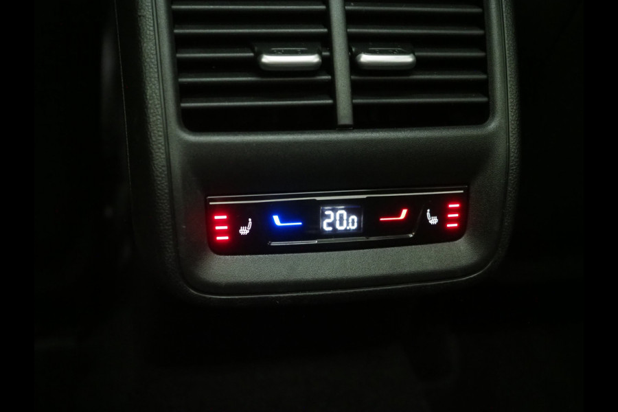 Volkswagen Passat Variant 1.5 eHybrid Elegance | 5 Jaar Garantie | Panoramadak | Leder/Alcantara | Trekhaak | Harman/Kardon | HUD | 360 | Keyless