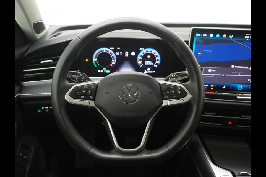 Volkswagen Passat Variant 1.5 eHybrid Elegance | 5 Jaar Garantie | Panoramadak | Leder/Alcantara | Trekhaak | Harman/Kardon | HUD | 360 | Keyless