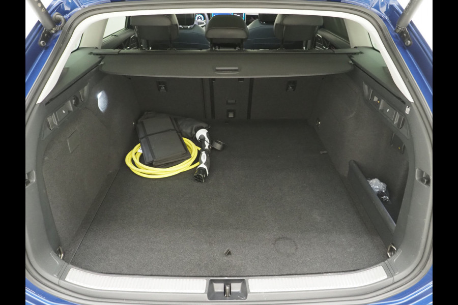 Volkswagen Passat Variant 1.5 eHybrid Elegance | 5 Jaar Garantie | Panoramadak | Leder/Alcantara | Trekhaak | Harman/Kardon | HUD | 360 | Keyless