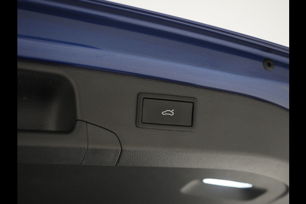 Volkswagen Passat Variant 1.5 eHybrid Elegance | 5 Jaar Garantie | Panoramadak | Leder/Alcantara | Trekhaak | Harman/Kardon | HUD | 360 | Keyless