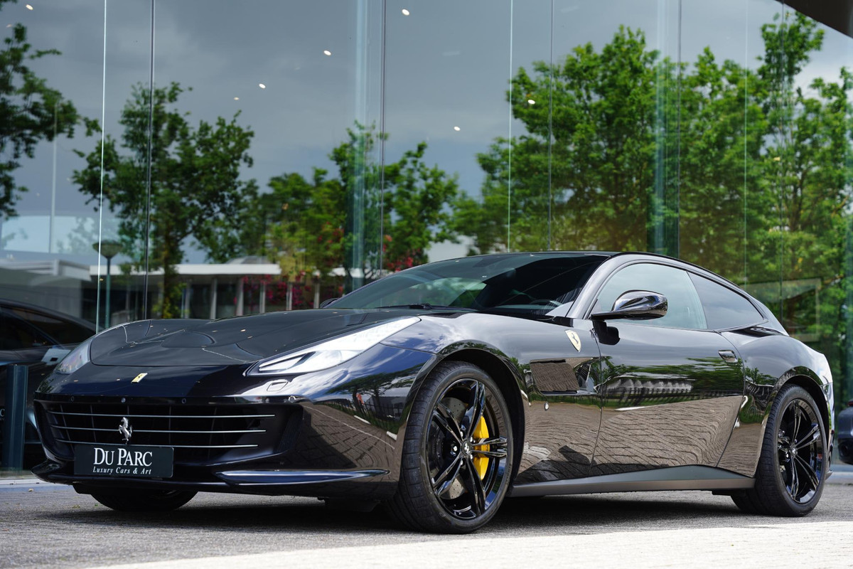 Ferrari GTC4 Lusso T 3.9 V8 / Atelier Car / Passenger Display