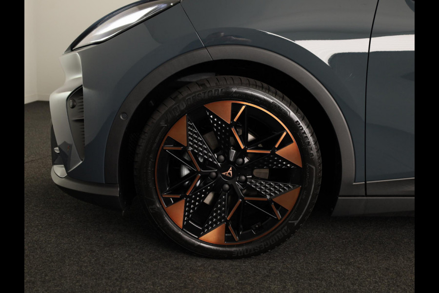 CUPRA Raval Performance First Edition 56 kWh 211PK| Sennheiser | Matrix Koplampen | Navigatie | 19 Inch LM | Smartlight Sfeerverlichting | Adaptieve Cruise Control |