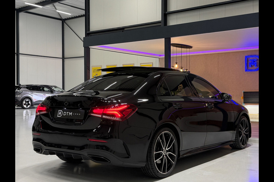 Mercedes-Benz A-Klasse 250 224pk Sedan AMG-Pakket Aut. | Panoramadak Sfeerverlichting | MBUX | LED