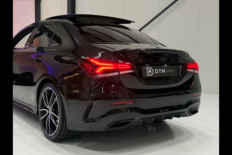 Mercedes-Benz A-Klasse 250 224pk Sedan AMG-Pakket Aut. | Panoramadak Sfeerverlichting | MBUX | LED
