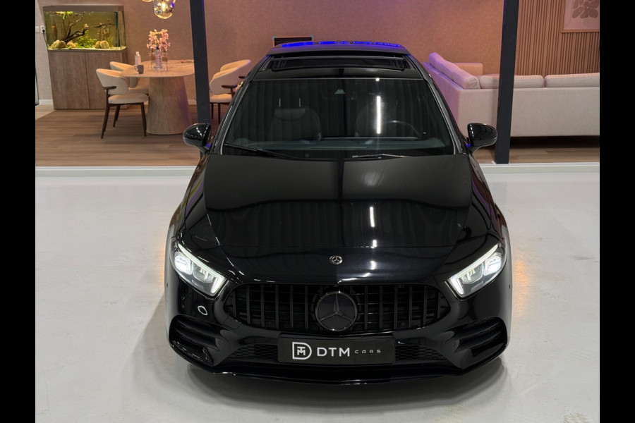 Mercedes-Benz A-Klasse 250 224pk Sedan AMG-Pakket Aut. | Panoramadak Sfeerverlichting | MBUX | LED