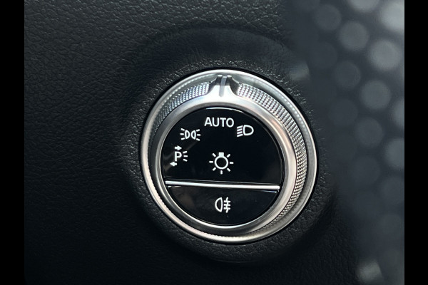 Mercedes-Benz C-Klasse 180 AMG Line | Navi | Sfeerverlichting | Camera | 18 inch