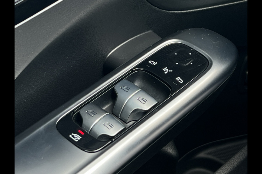 Mercedes-Benz C-Klasse 180 AMG Line | Navi | Sfeerverlichting | Camera | 18 inch