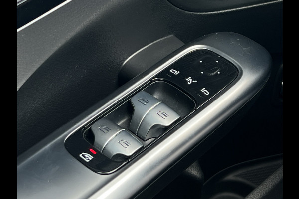 Mercedes-Benz C-Klasse 180 AMG Line | Navi | Sfeerverlichting | Camera | 18 inch
