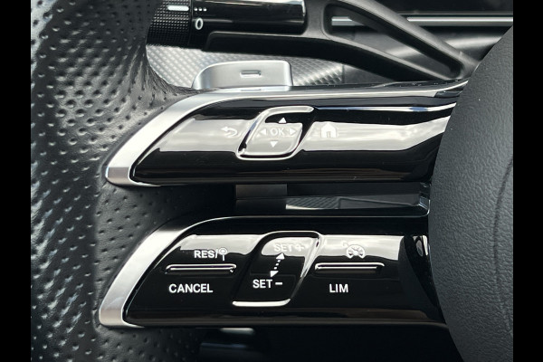 Mercedes-Benz C-Klasse 180 AMG Line | Navi | Sfeerverlichting | Camera | 18 inch