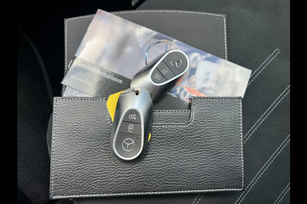 Mercedes-Benz C-Klasse 180 AMG Line | Navi | Sfeerverlichting | Camera | 18 inch