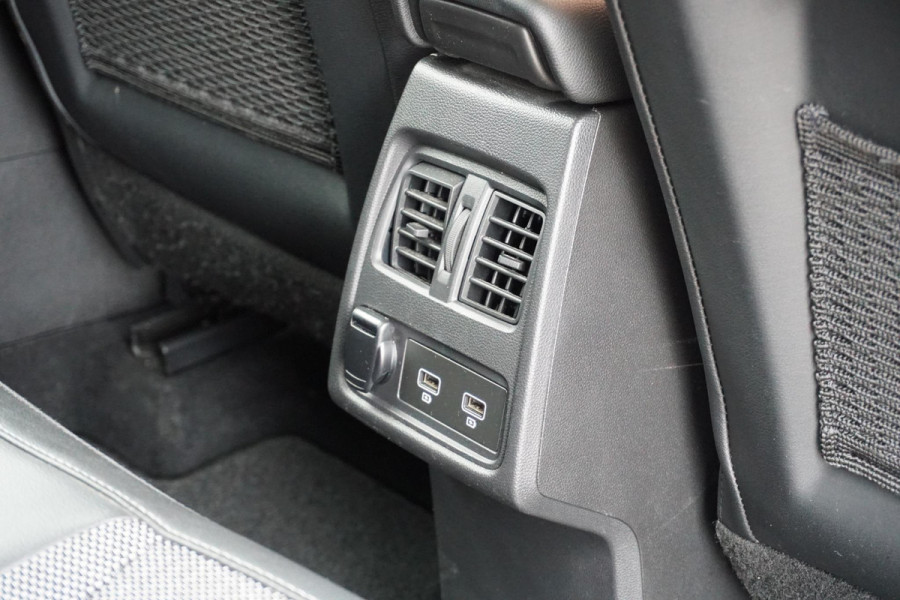 Renault Captur 1.6 E-Tech Plug-in Hybrid 160 Intens *DEALER ONDERHOUDEN* + CAMERA / APPLE CARPLAY