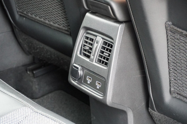 Renault Captur 1.6 E-Tech Plug-in Hybrid 160 Intens *DEALER ONDERHOUDEN* + CAMERA / APPLE CARPLAY