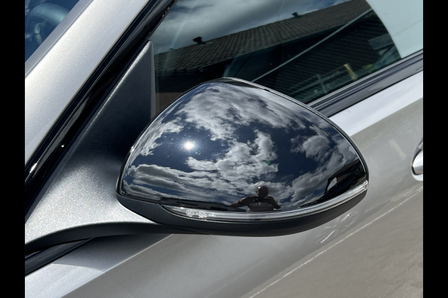 Mercedes-Benz C-Klasse 180 AMG Line | Navi | Sfeerverlichting | Camera | 18 inch