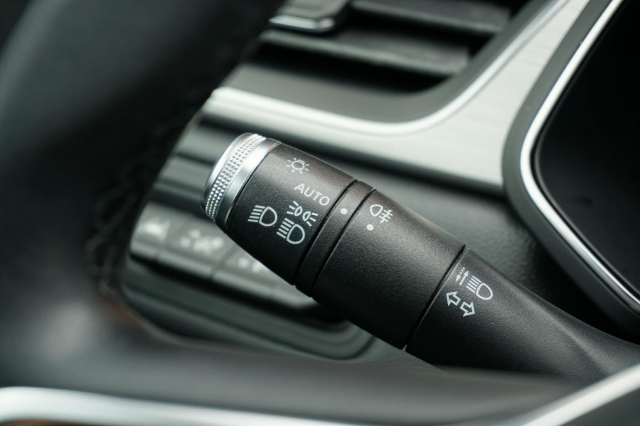 Renault Captur 1.6 E-Tech Plug-in Hybrid 160 Intens *DEALER ONDERHOUDEN* + CAMERA / APPLE CARPLAY