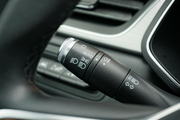 Renault Captur 1.6 E-Tech Plug-in Hybrid 160 Intens *DEALER ONDERHOUDEN* + CAMERA / APPLE CARPLAY