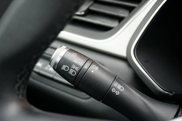 Renault Captur 1.6 E-Tech Plug-in Hybrid 160 Intens *DEALER ONDERHOUDEN* + CAMERA / APPLE CARPLAY
