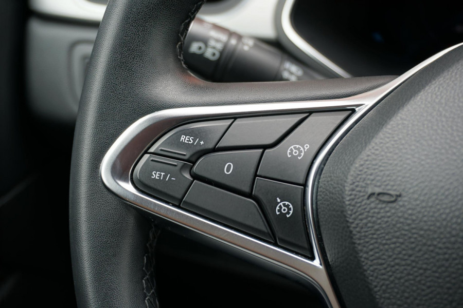 Renault Captur 1.6 E-Tech Plug-in Hybrid 160 Intens *DEALER ONDERHOUDEN* + CAMERA / APPLE CARPLAY