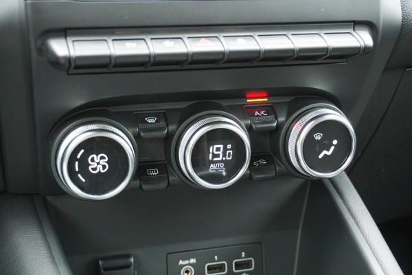 Renault Captur 1.6 E-Tech Plug-in Hybrid 160 Intens *DEALER ONDERHOUDEN* + CAMERA / APPLE CARPLAY