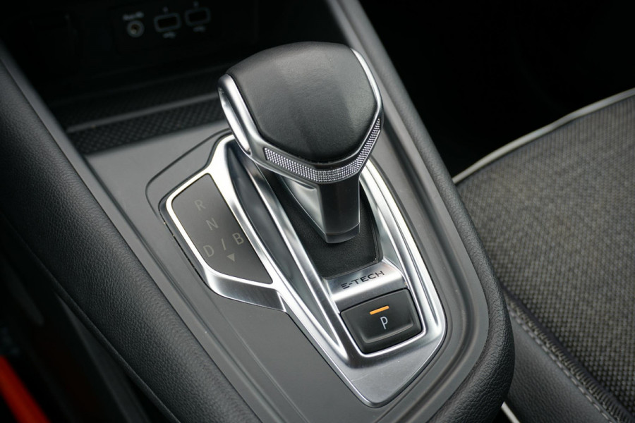 Renault Captur 1.6 E-Tech Plug-in Hybrid 160 Intens *DEALER ONDERHOUDEN* + CAMERA / APPLE CARPLAY