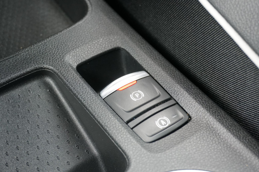Renault Captur 1.6 E-Tech Plug-in Hybrid 160 Intens *DEALER ONDERHOUDEN* + CAMERA / APPLE CARPLAY