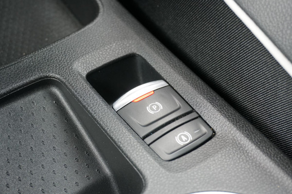Renault Captur 1.6 E-Tech Plug-in Hybrid 160 Intens *DEALER ONDERHOUDEN* + CAMERA / APPLE CARPLAY