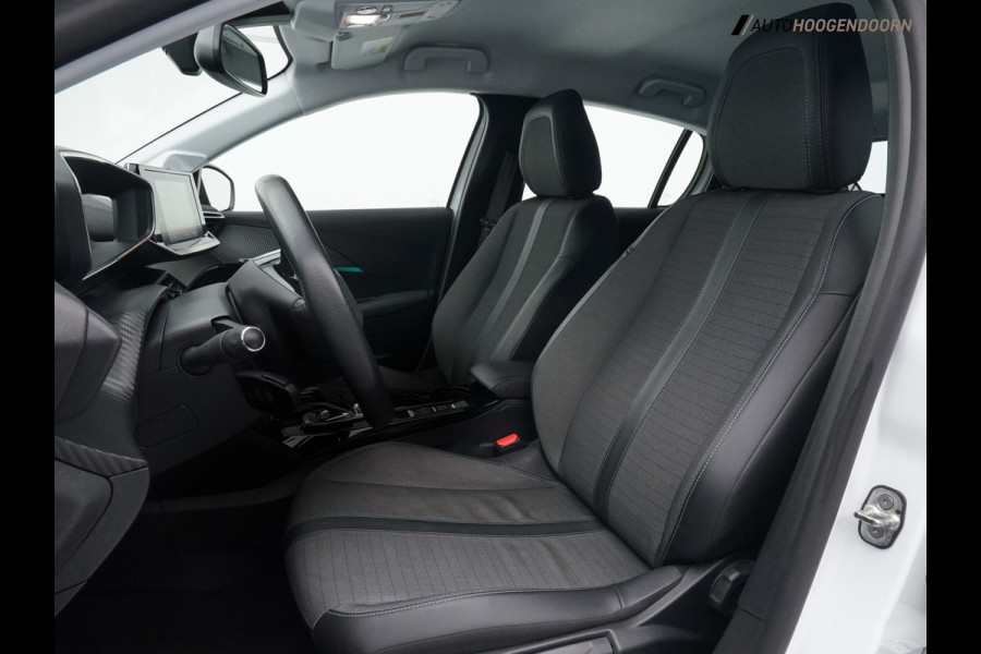 Peugeot 208 1.2 PureTech Allure Pack Sport (ACHTERUITRIJCAMERA,APPLE CARPLAY,LM-VELGEN,NAVIGATIE,CRUISE CONTROL,TOPCONDITIE)