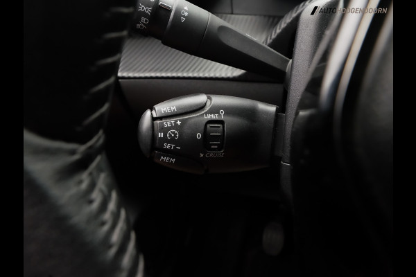 Peugeot 208 1.2 PureTech Allure Pack Sport (ACHTERUITRIJCAMERA,APPLE CARPLAY,LM-VELGEN,NAVIGATIE,CRUISE CONTROL,TOPCONDITIE)
