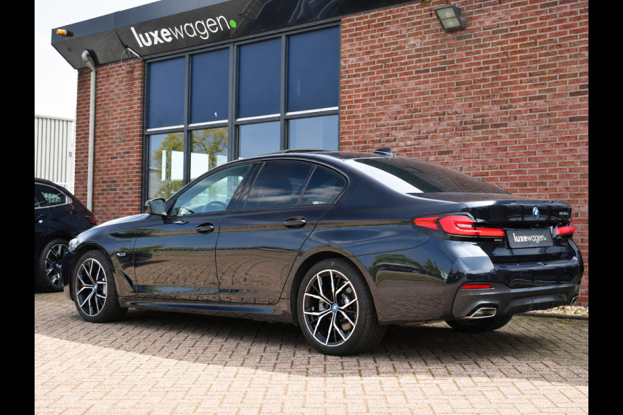 BMW 5 Serie 530e M-Sport Pano Trekh ACC HUD 360 Laser El-Klep