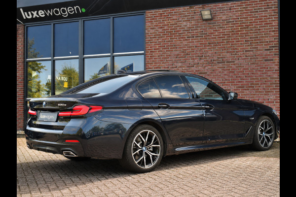 BMW 5 Serie 530e M-Sport Pano Trekh ACC HUD 360 Laser El-Klep