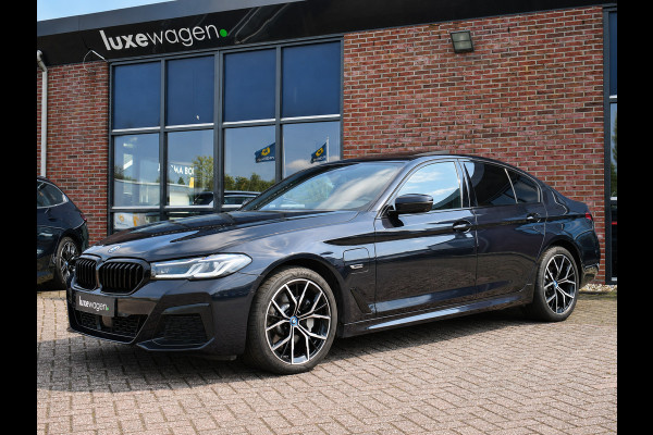 BMW 5 Serie 530e M-Sport Pano Trekh ACC HUD 360 Laser El-Klep