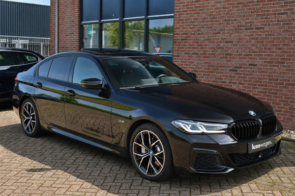 BMW 5 Serie 530e M-Sport Pano Trekh ACC HUD 360 Laser El-Klep