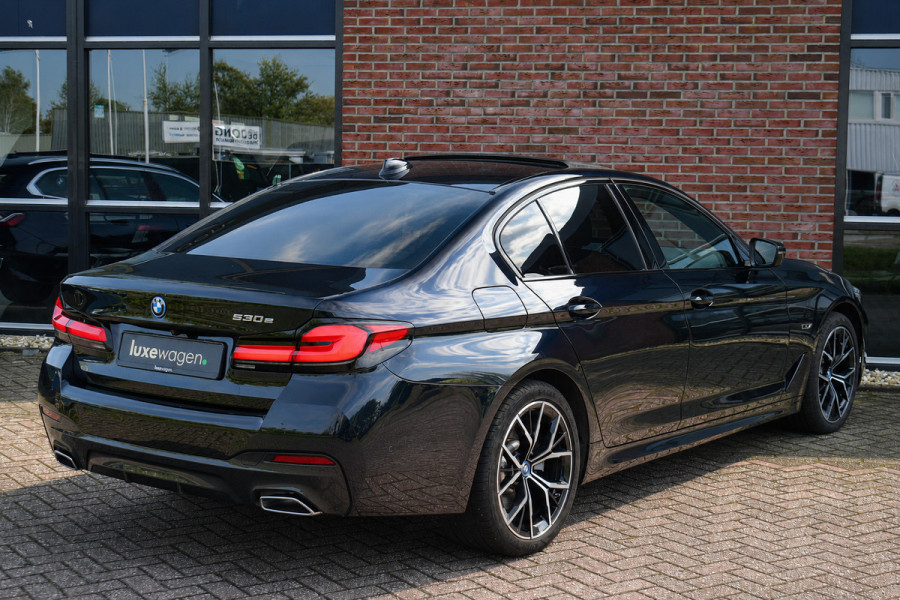 BMW 5 Serie 530e M-Sport Pano Trekh ACC HUD 360 Laser El-Klep