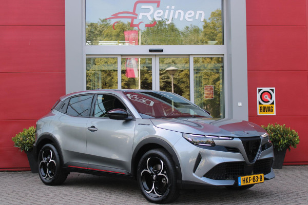 Alfa Romeo junior 1.2 Turbo 145PK Hybrid IBRIDA SPECIALE | TECHNO PACK: LEX MATRIX KOPLAMPEN/AUTOMATISCH DIMMENDE BINNENSPIEGEL/DRAADLOZE TELEFOONLADER/DODEHOEK DETECTIE/ELEKTRISCH BEDIENBARE ACHTERKLEP/KEYLESS ENTRY EN START/ADAPTIVE CRUISE CONTROL/ACHTERUITRIJ CAMERA | VOORRUIT VERWARMING | ELEKTRISCH BEDIENBARE BESTUURDERSSTOEL MET MASSAGE FUNCTIE | PARKEERSENSOREN VOOR + ACHTER | STOEL VERWARMING | CLIMATE CONTROL | DRAADLOZE APPLE CARPLAY/ANDROID AUTO | NAVIGATIE | 18" LICHTMETALEN VELGEN |