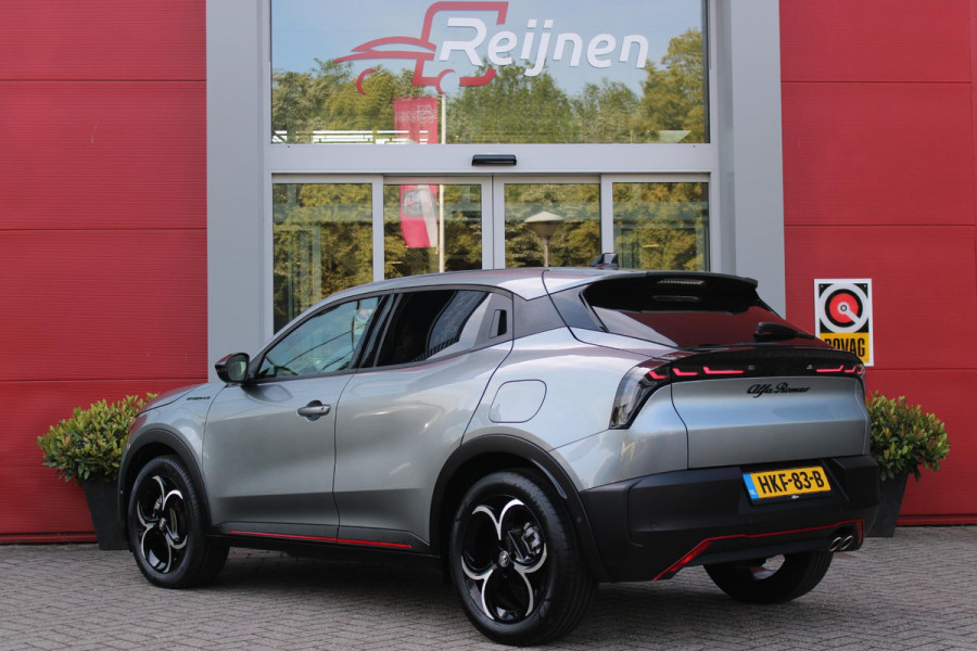 Alfa Romeo junior 1.2 Turbo 145PK Hybrid IBRIDA SPECIALE | TECHNO PACK: LEX MATRIX KOPLAMPEN/AUTOMATISCH DIMMENDE BINNENSPIEGEL/DRAADLOZE TELEFOONLADER/DODEHOEK DETECTIE/ELEKTRISCH BEDIENBARE ACHTERKLEP/KEYLESS ENTRY EN START/ADAPTIVE CRUISE CONTROL/ACHTERUITRIJ CAMERA | VOORRUIT VERWARMING | ELEKTRISCH BEDIENBARE BESTUURDERSSTOEL MET MASSAGE FUNCTIE | PARKEERSENSOREN VOOR + ACHTER | STOEL VERWARMING | CLIMATE CONTROL | DRAADLOZE APPLE CARPLAY/ANDROID AUTO | NAVIGATIE | 18" LICHTMETALEN VELGEN |