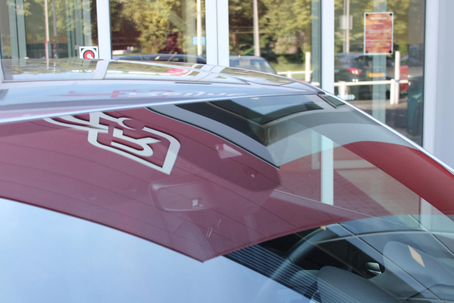 Alfa Romeo junior 1.2 Turbo 145PK Hybrid IBRIDA SPECIALE | TECHNO PACK: LEX MATRIX KOPLAMPEN/AUTOMATISCH DIMMENDE BINNENSPIEGEL/DRAADLOZE TELEFOONLADER/DODEHOEK DETECTIE/ELEKTRISCH BEDIENBARE ACHTERKLEP/KEYLESS ENTRY EN START/ADAPTIVE CRUISE CONTROL/ACHTERUITRIJ CAMERA | VOORRUIT VERWARMING | ELEKTRISCH BEDIENBARE BESTUURDERSSTOEL MET MASSAGE FUNCTIE | PARKEERSENSOREN VOOR + ACHTER | STOEL VERWARMING | CLIMATE CONTROL | DRAADLOZE APPLE CARPLAY/ANDROID AUTO | NAVIGATIE | 18" LICHTMETALEN VELGEN |