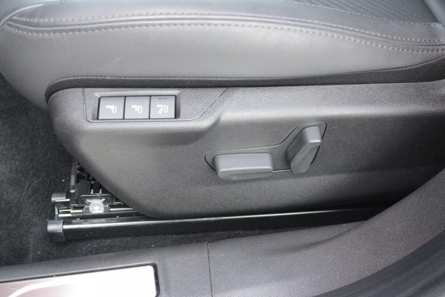 Alfa Romeo junior 1.2 Turbo 145PK Hybrid IBRIDA SPECIALE | TECHNO PACK: LEX MATRIX KOPLAMPEN/AUTOMATISCH DIMMENDE BINNENSPIEGEL/DRAADLOZE TELEFOONLADER/DODEHOEK DETECTIE/ELEKTRISCH BEDIENBARE ACHTERKLEP/KEYLESS ENTRY EN START/ADAPTIVE CRUISE CONTROL/ACHTERUITRIJ CAMERA | VOORRUIT VERWARMING | ELEKTRISCH BEDIENBARE BESTUURDERSSTOEL MET MASSAGE FUNCTIE | PARKEERSENSOREN VOOR + ACHTER | STOEL VERWARMING | CLIMATE CONTROL | DRAADLOZE APPLE CARPLAY/ANDROID AUTO | NAVIGATIE | 18" LICHTMETALEN VELGEN |