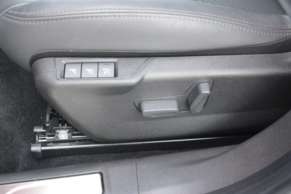 Alfa Romeo junior 1.2 Turbo 145PK Hybrid IBRIDA SPECIALE | TECHNO PACK: LEX MATRIX KOPLAMPEN/AUTOMATISCH DIMMENDE BINNENSPIEGEL/DRAADLOZE TELEFOONLADER/DODEHOEK DETECTIE/ELEKTRISCH BEDIENBARE ACHTERKLEP/KEYLESS ENTRY EN START/ADAPTIVE CRUISE CONTROL/ACHTERUITRIJ CAMERA | VOORRUIT VERWARMING | ELEKTRISCH BEDIENBARE BESTUURDERSSTOEL MET MASSAGE FUNCTIE | PARKEERSENSOREN VOOR + ACHTER | STOEL VERWARMING | CLIMATE CONTROL | DRAADLOZE APPLE CARPLAY/ANDROID AUTO | NAVIGATIE | 18" LICHTMETALEN VELGEN |