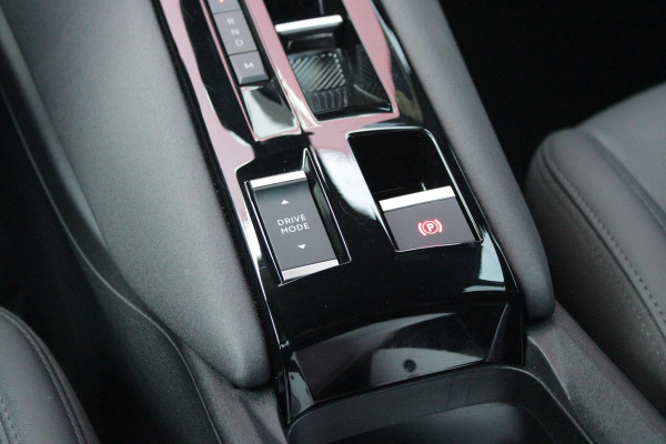 Alfa Romeo junior 1.2 Turbo 145PK Hybrid IBRIDA SPECIALE | TECHNO PACK: LEX MATRIX KOPLAMPEN/AUTOMATISCH DIMMENDE BINNENSPIEGEL/DRAADLOZE TELEFOONLADER/DODEHOEK DETECTIE/ELEKTRISCH BEDIENBARE ACHTERKLEP/KEYLESS ENTRY EN START/ADAPTIVE CRUISE CONTROL/ACHTERUITRIJ CAMERA | VOORRUIT VERWARMING | ELEKTRISCH BEDIENBARE BESTUURDERSSTOEL MET MASSAGE FUNCTIE | PARKEERSENSOREN VOOR + ACHTER | STOEL VERWARMING | CLIMATE CONTROL | DRAADLOZE APPLE CARPLAY/ANDROID AUTO | NAVIGATIE | 18" LICHTMETALEN VELGEN |