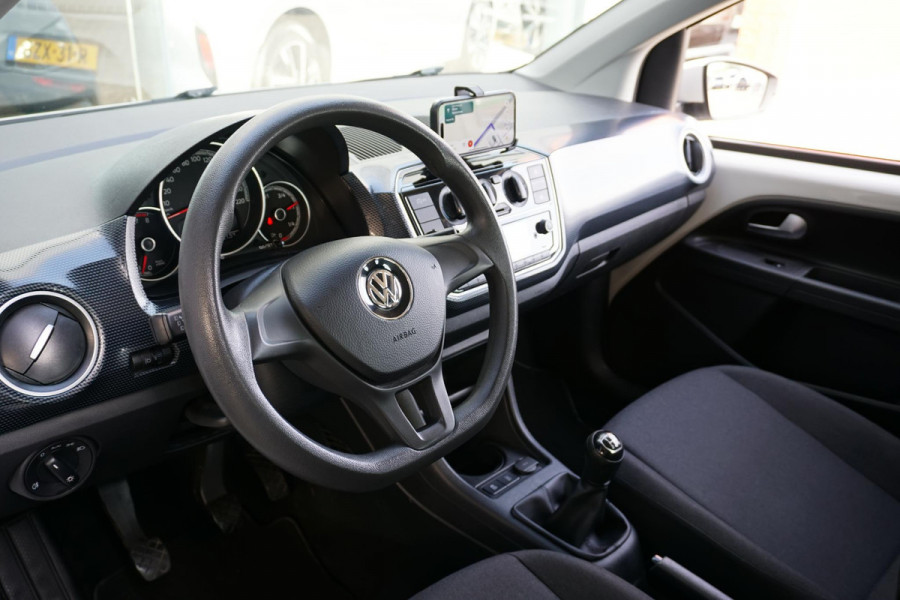 Volkswagen up! 1.0 BMT move up! 5-DRS + AIRCO / DAB / BLUETOOTH