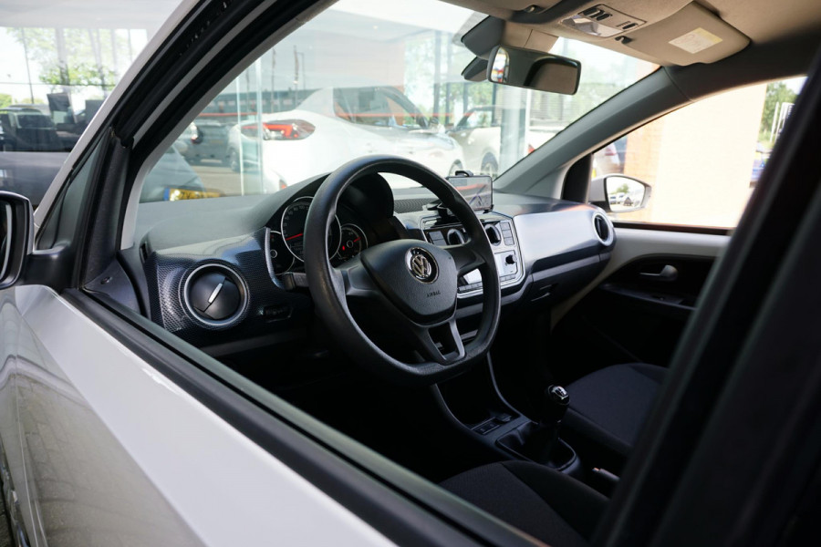 Volkswagen up! 1.0 BMT move up! 5-DRS + AIRCO / DAB / BLUETOOTH